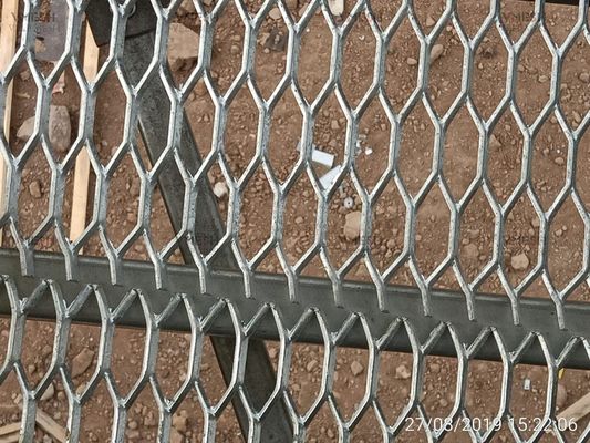 งานหนัก Hexagon หลุมขยายโลหะเหล็ก Anti slip Grating