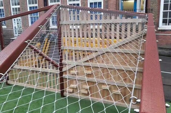 ตาข่ายเชือกลวดสแตนเลส 304 ตาข่ายนิรภัยแบบยืดหยุ่น ตาข่ายเชือกลวดตกแต่ง พร้อมขนาดที่กำหนดเองสำหรับราวบันไดและกรงสัตว์