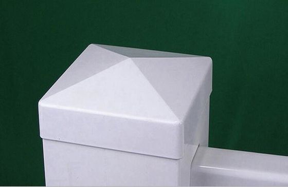 รั้ววินิลทนทานสภาพอากาศ งานหนัก 3 รีล 4 รีล ม้า PVC รั้วฟาร์ม