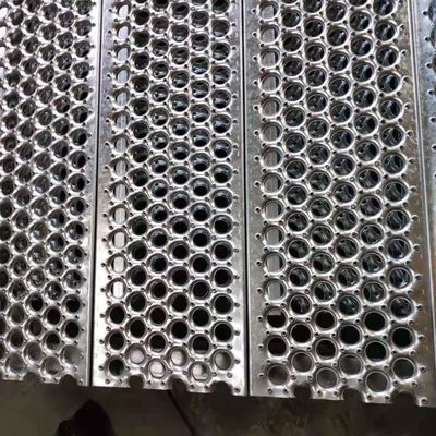 ทางเดิน Catwalk Grip Strut แผ่นระแนงนิรภัยแบบเจาะรู