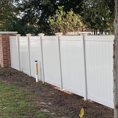สีขาว PVC เฟอร์ซิ่งความเป็นส่วนตัว 6x8ft วินเจิร์น วัสดุฟรีการบํารุงรักษา