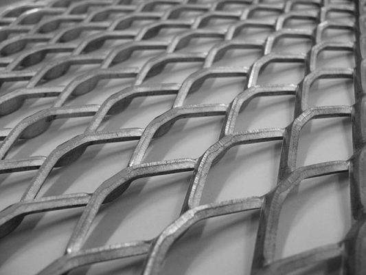 ภาระหนัก Hot Dip สแตนเลสเหล็กกระปุกขยายโลหะ Diamond Mesh สําหรับทางเดินที่ปลอดภัย