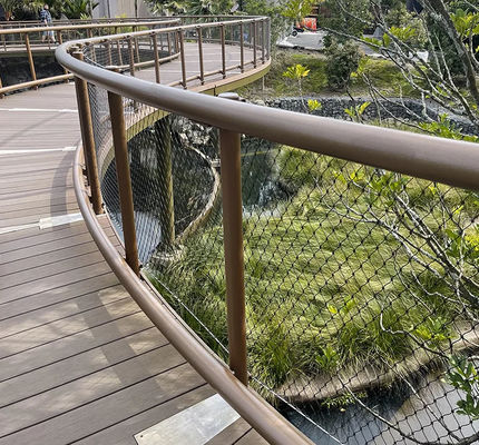 เครือข่ายเชือกเหล็กดัดเหล็กดัดเหล็กดัดเหล็กแบบหลุมเพชร ทนทานแสง UV และรับประกัน 10 ปีสําหรับรั้วความปลอดภัย