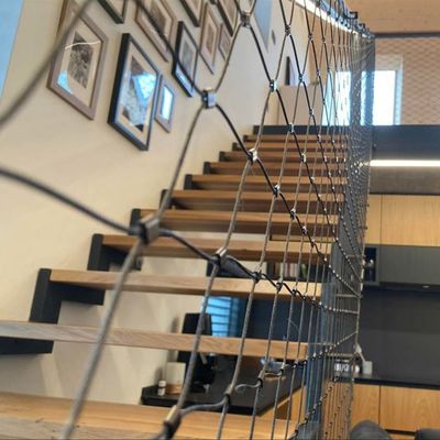 ตาข่ายลวดสแตนเลสสตีลสำหรับรั้วกันสนิมน้ำหนักเบา พร้อมรูปทรงรูเพชร