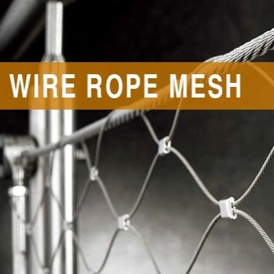 ตาข่ายลวดสแตนเลสสตีลสำหรับรั้วกันสนิมน้ำหนักเบา พร้อมรูปทรงรูเพชร