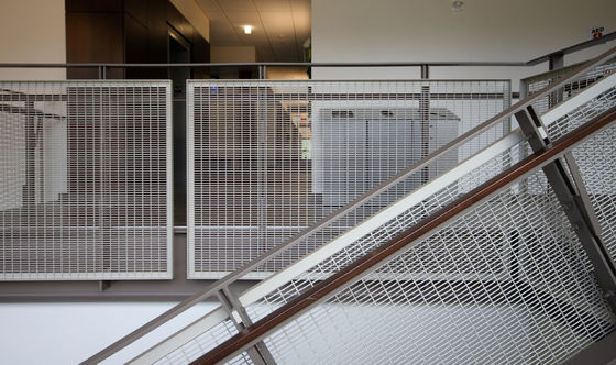 Architectural Stainless Steel 1mm 2mm Crimped Woven Wire Mesh for Railing Crimped Mesh Fencing