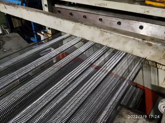 ตะแกรงเหล็กฉีกเคลือบสังกะสีพร้อมคุณสมบัติทนทานต่อการกัดกร่อนและทนไฟสำหรับผนังภายใน