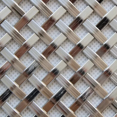 ตาข่ายโลหะสถาปัตยกรรมทาสีทองตกแต่งทอลวดลายแผงตาข่ายแถบ