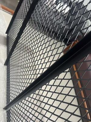 หนาแน่นโลหะ Diamond Mesh กล่องหน้าต่าง ช่องปิดออกแบบสําหรับความจุสูง