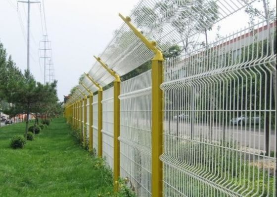 รั้วตาข่ายลวดเชื่อมสังกะสี 3 มิติ 50x100 มม. 3.0 มม. เคลือบสีฝุ่น