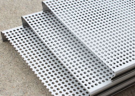 แผ่นเพดานเจาะรูอะลูมิเนียมเคลือบ PVC 3003H24 แบบแขวน