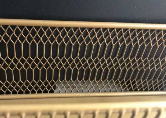 4feet * 8feet Hot Dip เหล็กคาร์บอนกัลวาไนซ์ขยายโลหะตกแต่ง Gothic Mesh