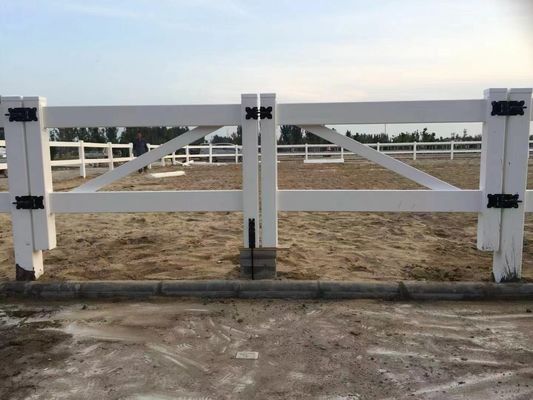 สีดํา สีขาว PVC สะพานรถไฟคงที่ รังป่า แพดด็อก สายม้า