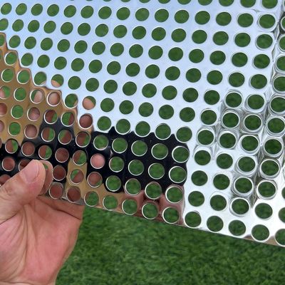 4 * 8 ฟุตเหล็กไร้สแตนเลสตรงกลมรูรูปแบบแผ่น perforated