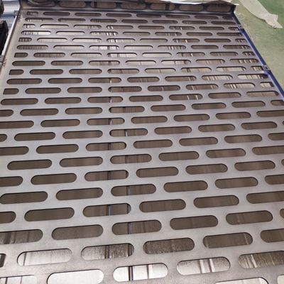 อลูมิเนียมสล็อตหลุมสถาปัตยกรรม ผนังโลหะ perforated สําหรับตกแต่ง