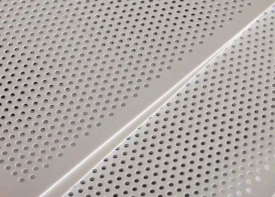 อาหารเกรด PP HDPE แผงพลาสติกพรุน 0.093-0.96g / cm3