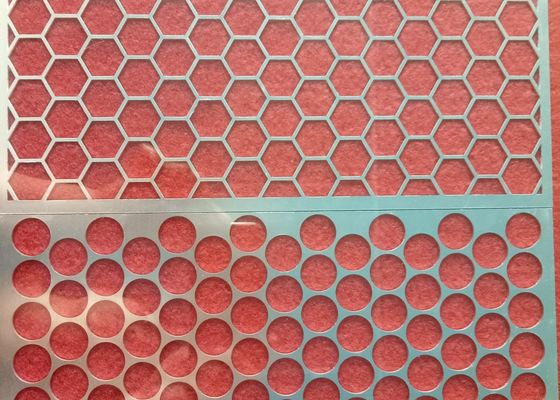 พาวเดอร์เคลือบ ดํา อลูมิเนียม Hexagonal รอบหลุม โทรศัพท์ Grille Punching โลหะ Mesh