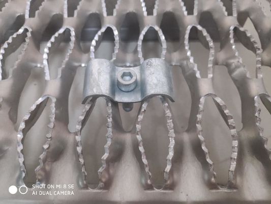 รูปรูเพชร Hdg Grip Strut Safety Grating Stair Treads Steel Anti Slip
