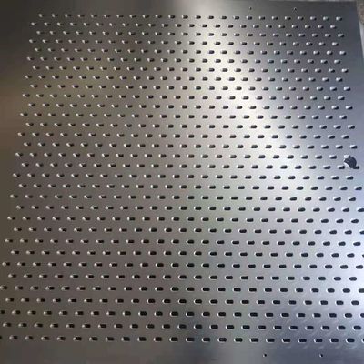 แผงโลหะตกแต่ง 1m X 2m แผ่นตาข่ายพรุนสำหรับเฟอร์นิเจอร์กลางแจ้งหรือในร่ม