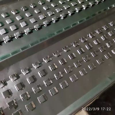 ขยายตาข่ายไม้ระแนงชุบสังกะสีแบบจุ่มร้อน